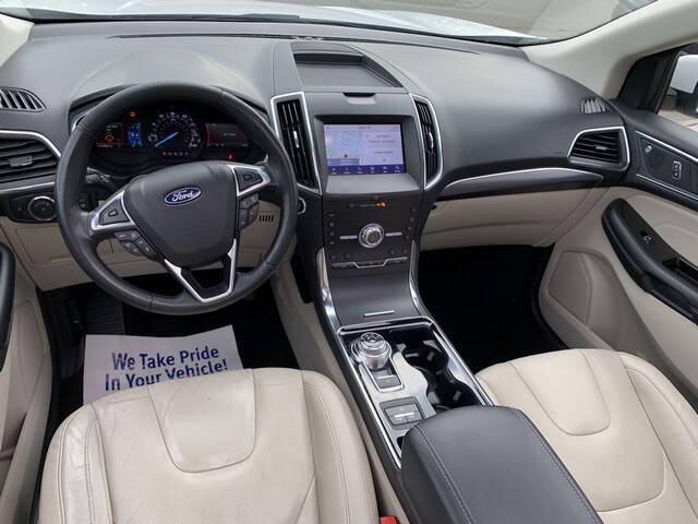 2020 Ford Edge Titanium