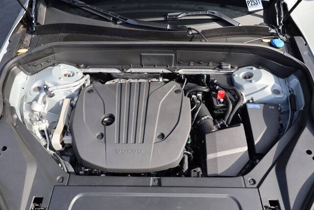 2024 Volvo XC90 B5 Core Bright Theme