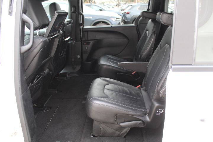 2018 Chrysler Pacifica Touring L Plus