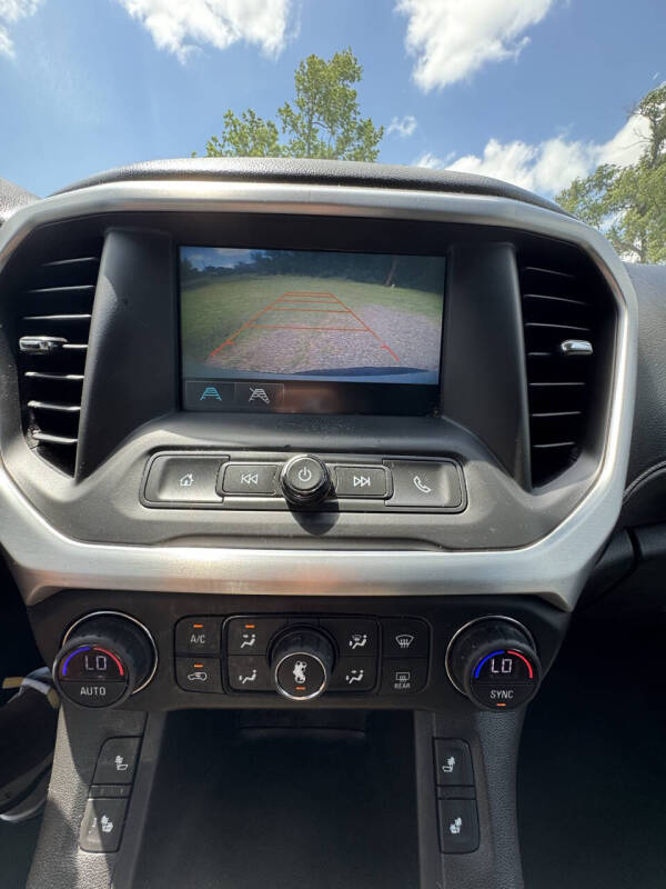2017 GMC Acadia SLE-2