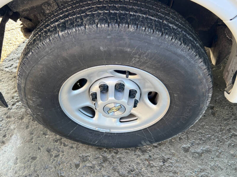 2025 Chevrolet Express 2500