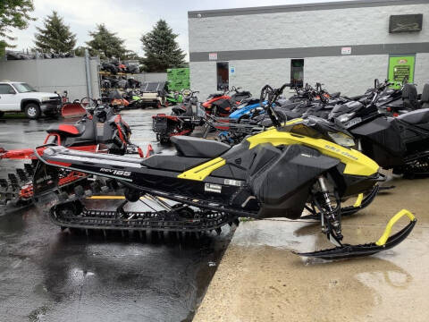 2018 Ski-Doo Summit® SP Shot PowderMax