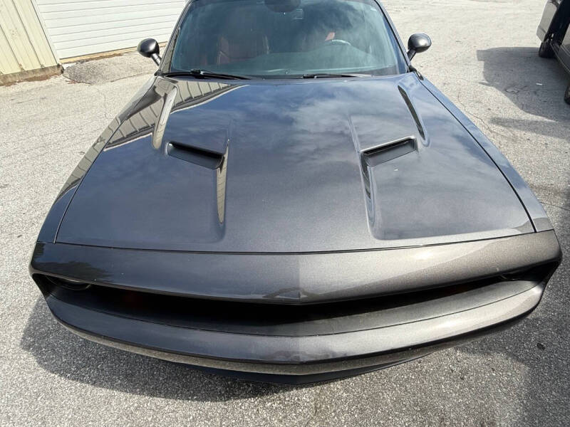 2018 Dodge Challenger SXT Plus