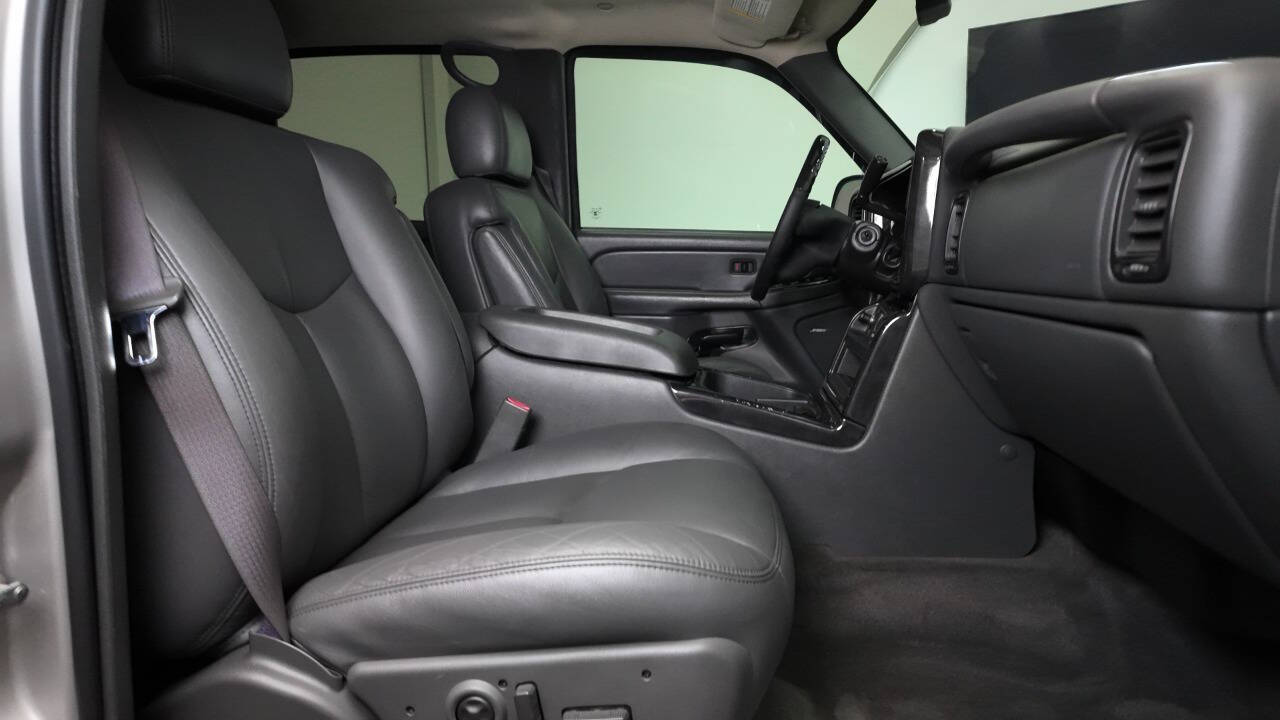 2004 Chevrolet Avalanche 40