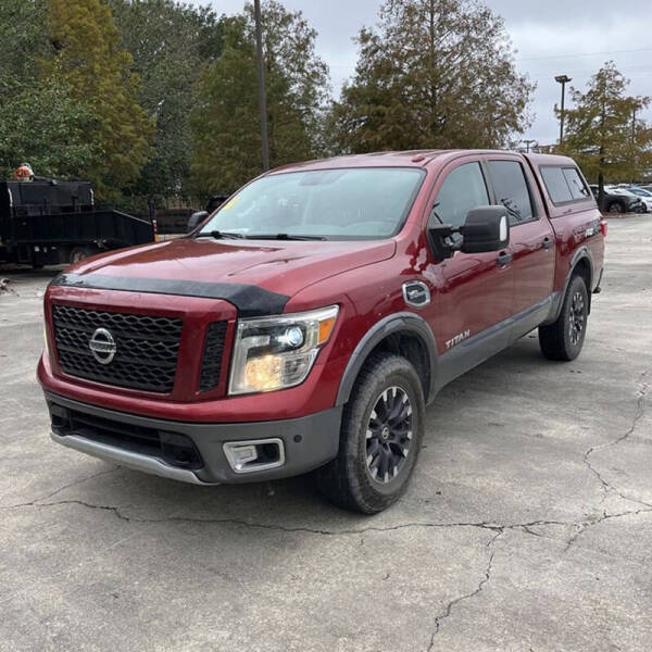 2017 Nissan Titan PRO-4X photo 5