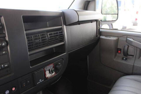 2025 Chevrolet Express 3500