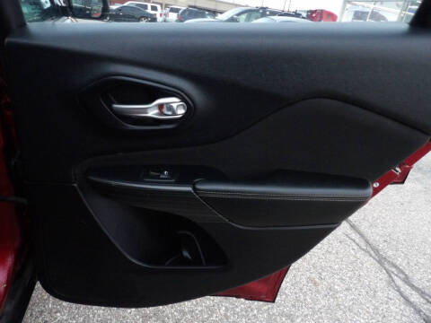 2016 Jeep Cherokee Sport