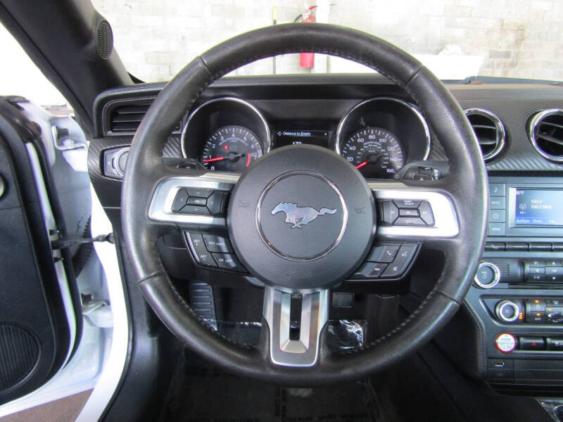 2015 Ford Mustang V6