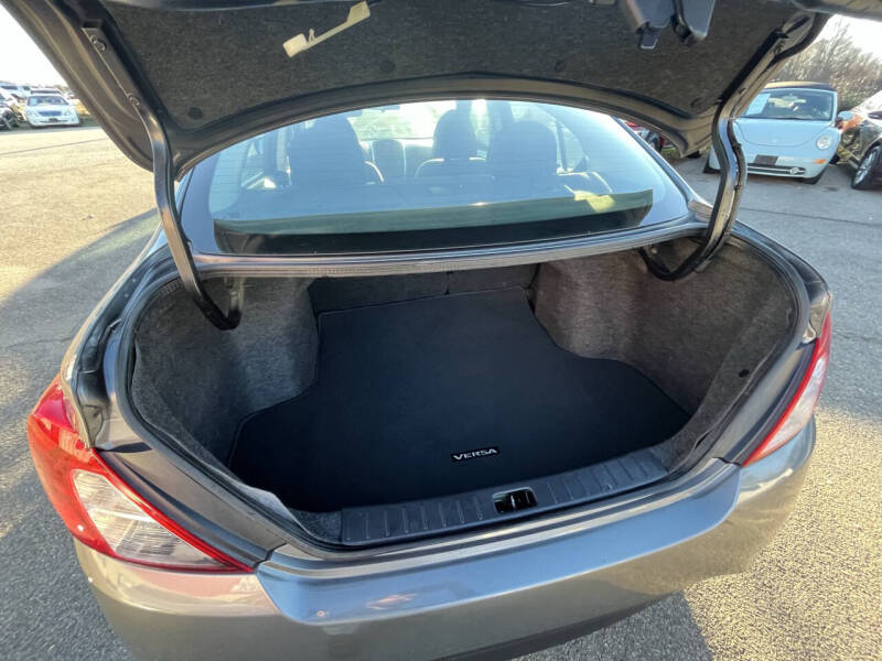 2016 Nissan Versa 1.6 SV