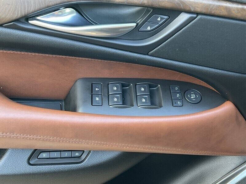 2017 Cadillac Escalade Luxury