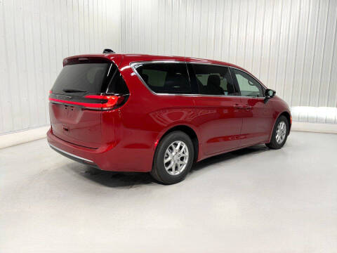 2027 Chrysler Pacifica Select