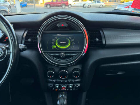 2017 MINI Hardtop 4 Door Cooper