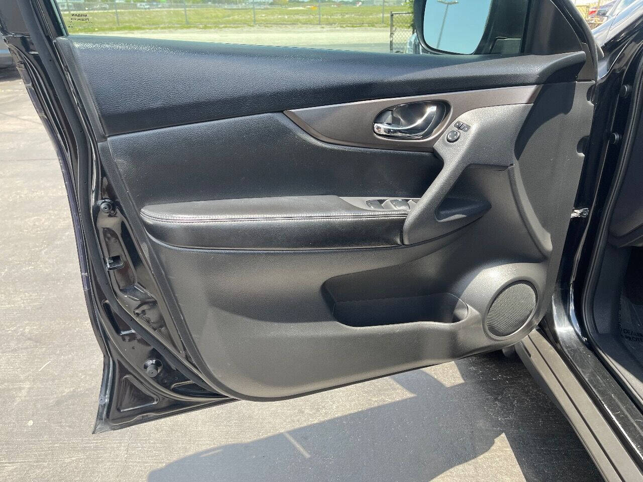 2014 Nissan Rogue  - $10,900