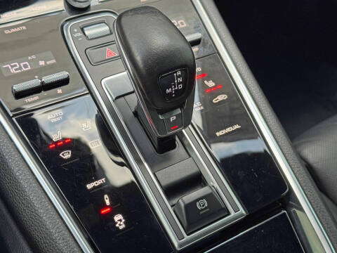 2018 Porsche Panamera 4