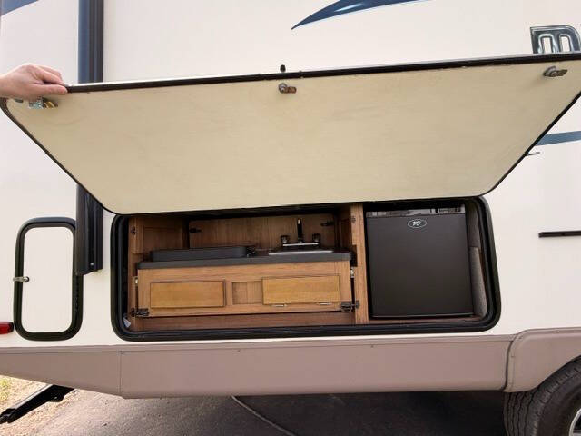 2017 Forest River Flagstaff MicroLite 25FKS