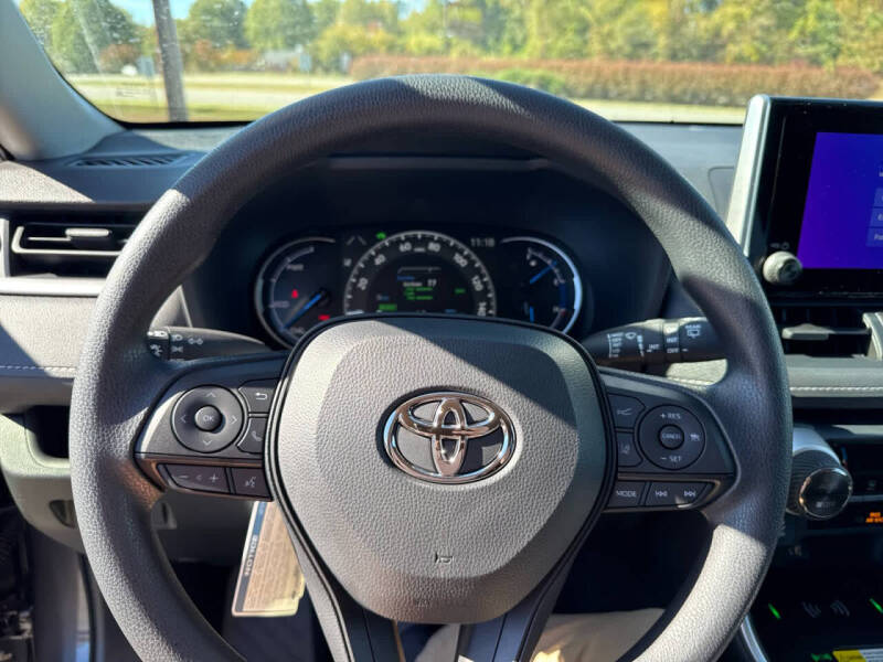 2025 Toyota RAV4 Hybrid XLE