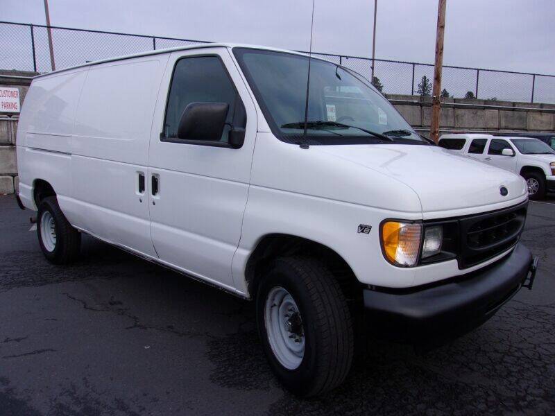 2001 Ford E-Series for sale at Delta Auto Sales in Milwaukie OR