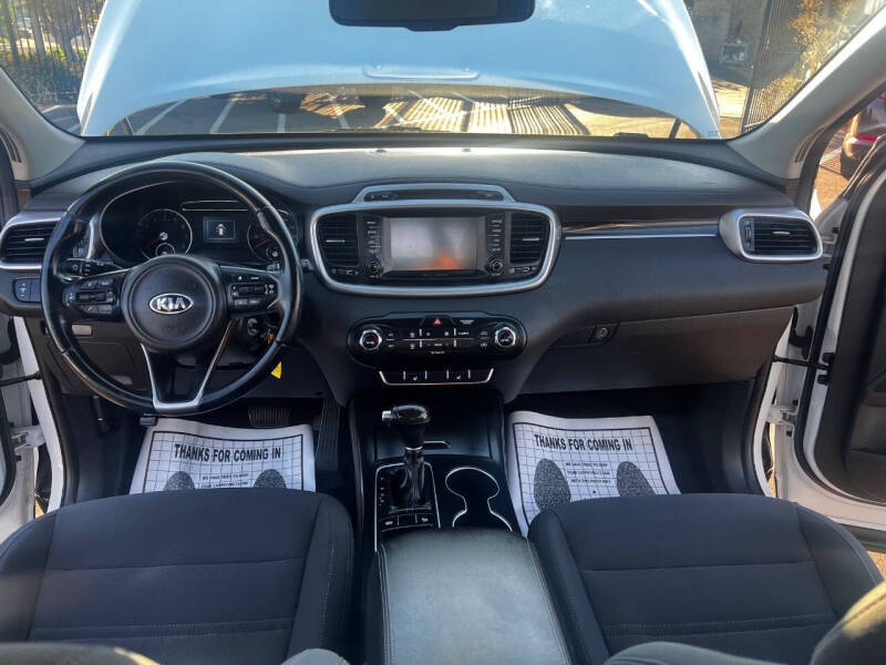 2018 Kia Sorento LX