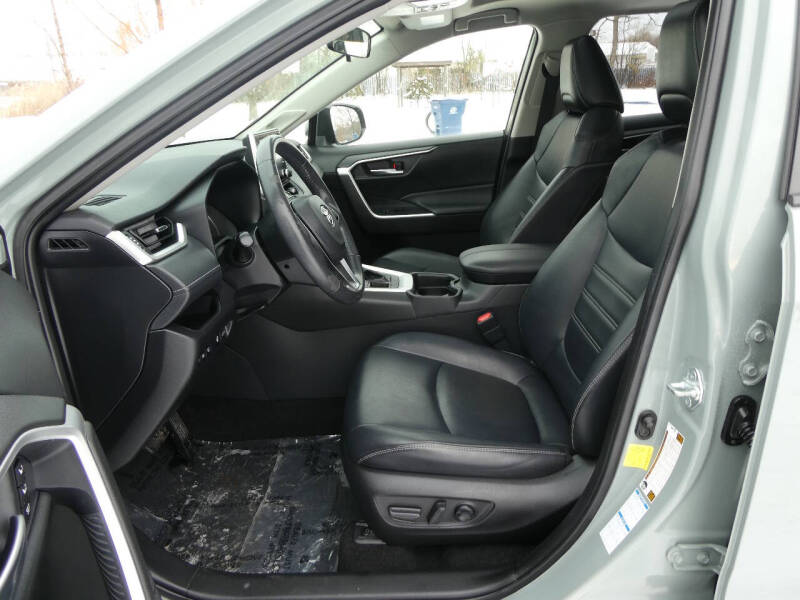 2020 Toyota RAV4 XLE Premium