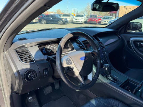 2015 Ford Taurus SEL