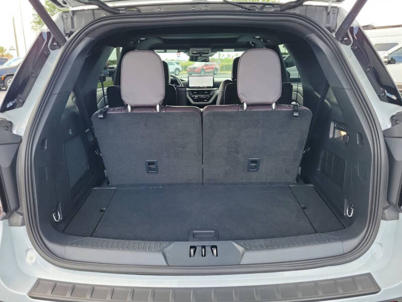 2025 Ford Explorer Platinum