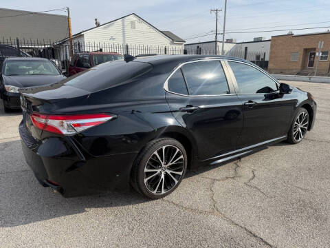 2020 Toyota Camry SE