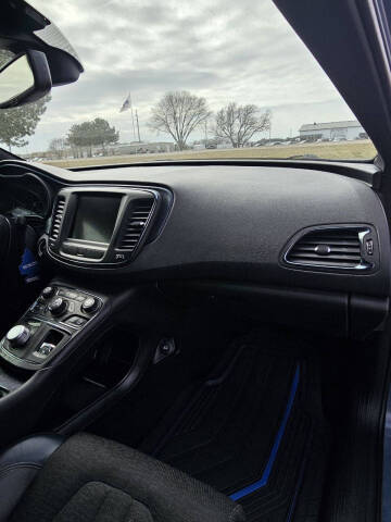 2015 Chrysler 200 S
