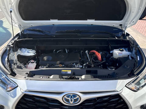 2023 Toyota Highlander Hybrid XLE