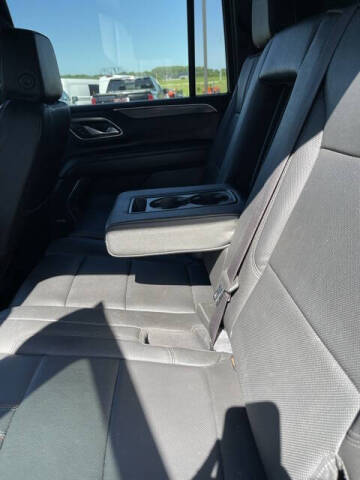 2023 Chevrolet Suburban RST