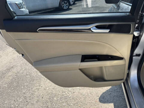 2014 Ford Fusion SE