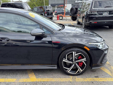2024 Volkswagen Golf GTI SE