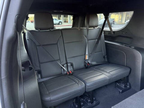 2025 Chevrolet Suburban LT