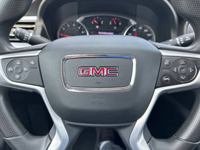 2023 GMC Acadia SLE