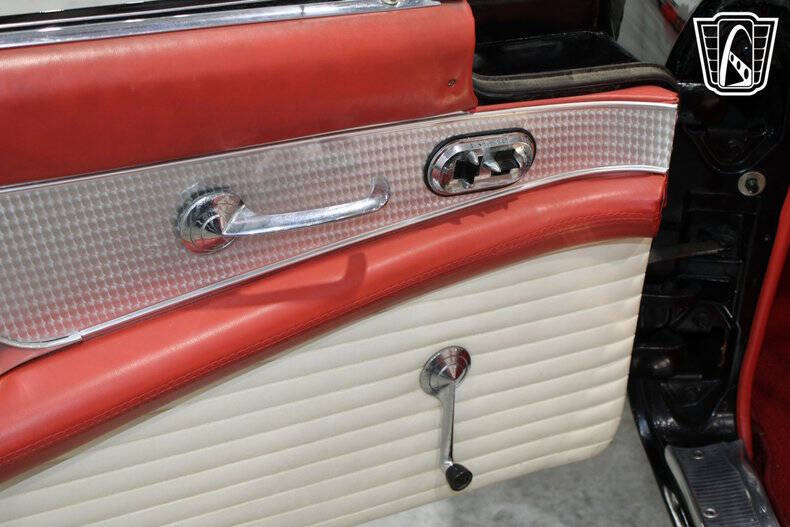 1956 Ford Thunderbird