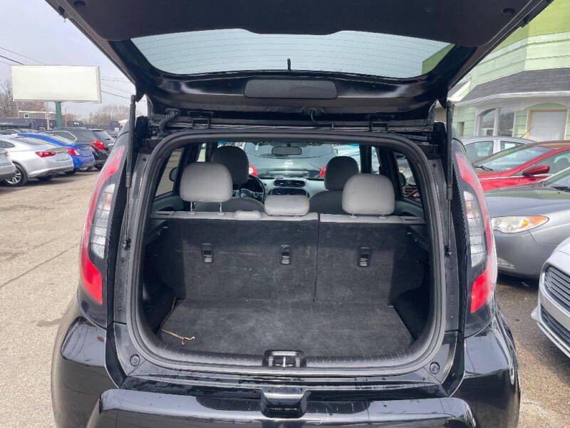 2016 Kia Soul +