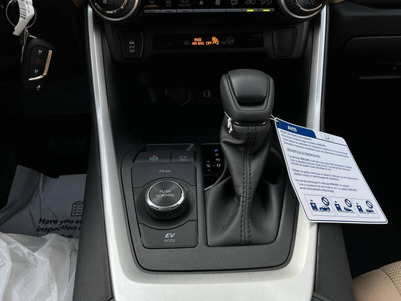 2025 Toyota RAV4 Hybrid LE