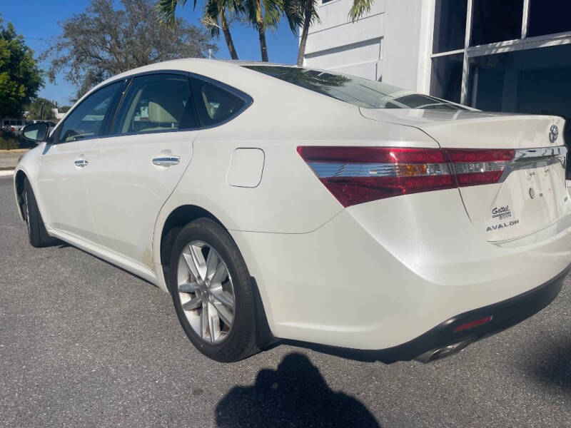 2013 Toyota Avalon XLE