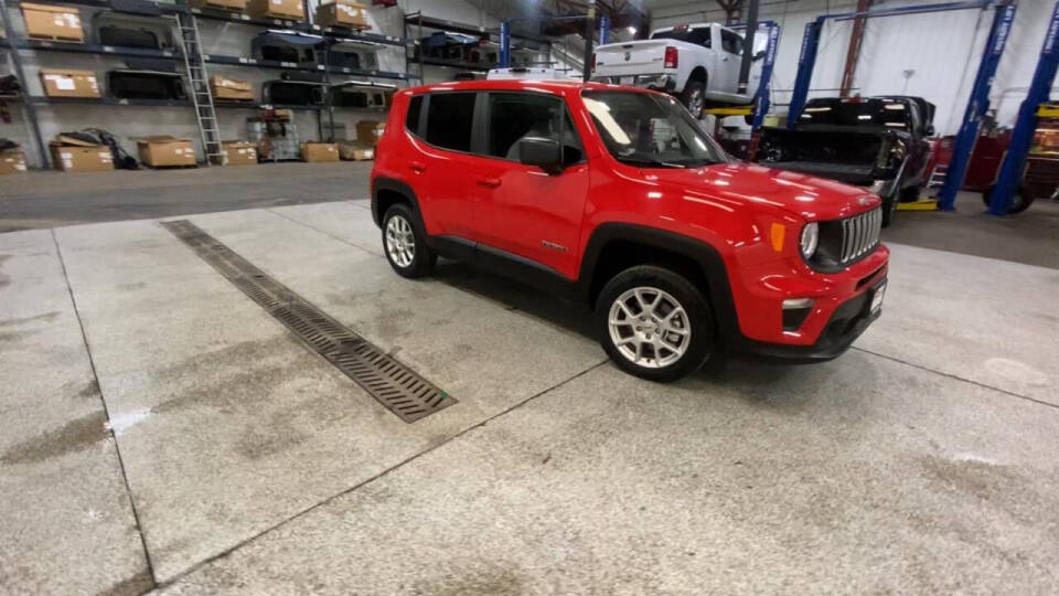 Used 2023 Jeep Renegade Latitude with VIN ZACNJDB16PPP56224 for sale in Victoria, Minnesota