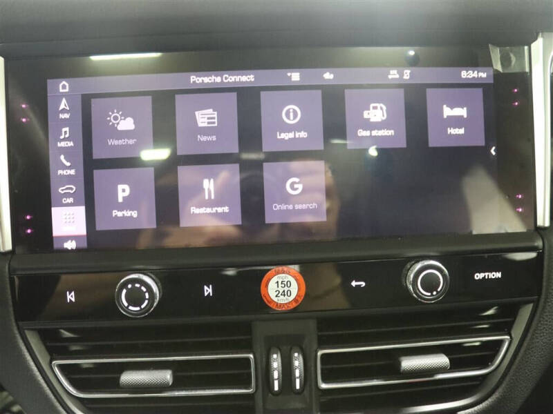 2022 Porsche Macan
