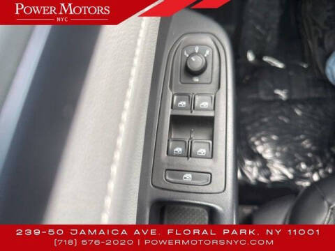 2023 Volkswagen Taos SE 4Motion