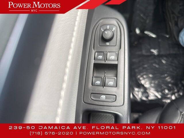 2023 Volkswagen Taos SE 4Motion