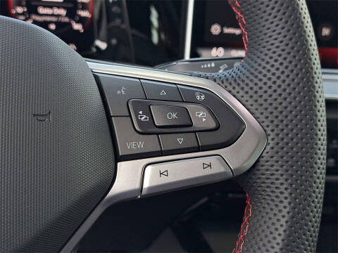 2025 Volkswagen Golf GTI SE