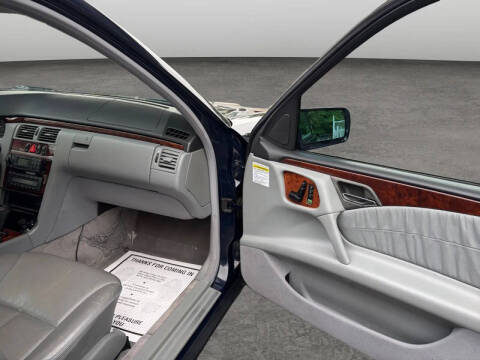 1999 Mercedes-Benz E-Class E 320
