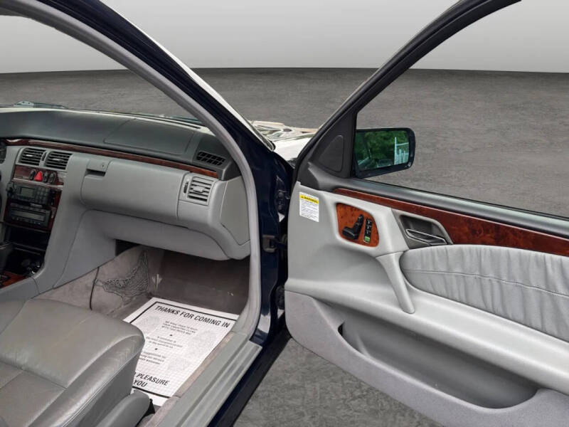 1999 Mercedes-Benz E-Class E 320