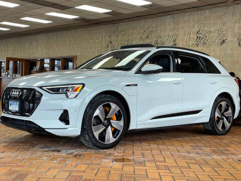 2022 Audi e-tron quattro Premium Plus
