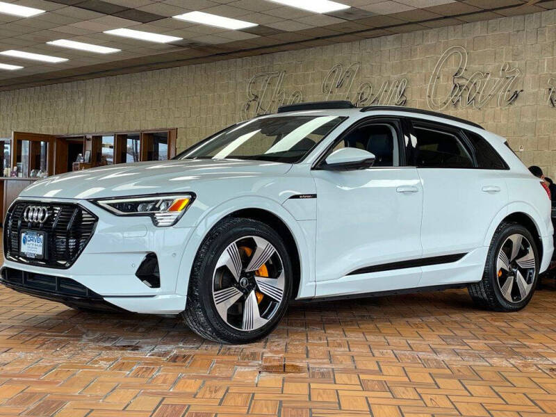 2022 Audi e-tron quattro Premium Plus