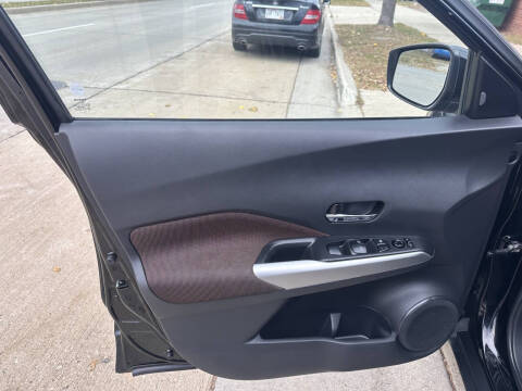 2020 Nissan Kicks SR