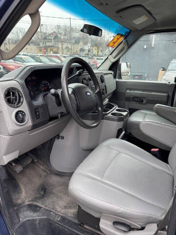 2013 Ford E-Series E-350 SD