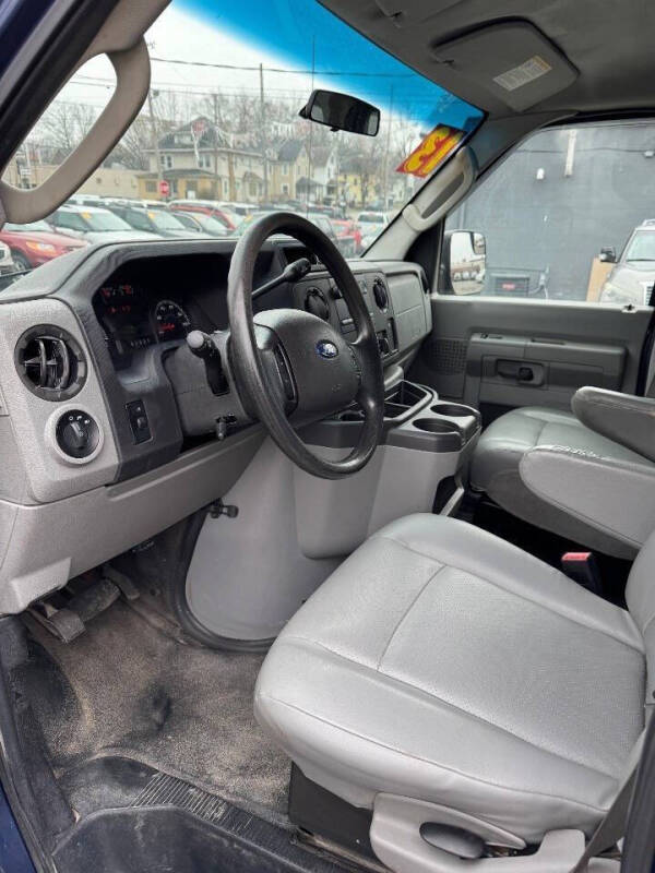 2013 Ford E-Series E-350 SD