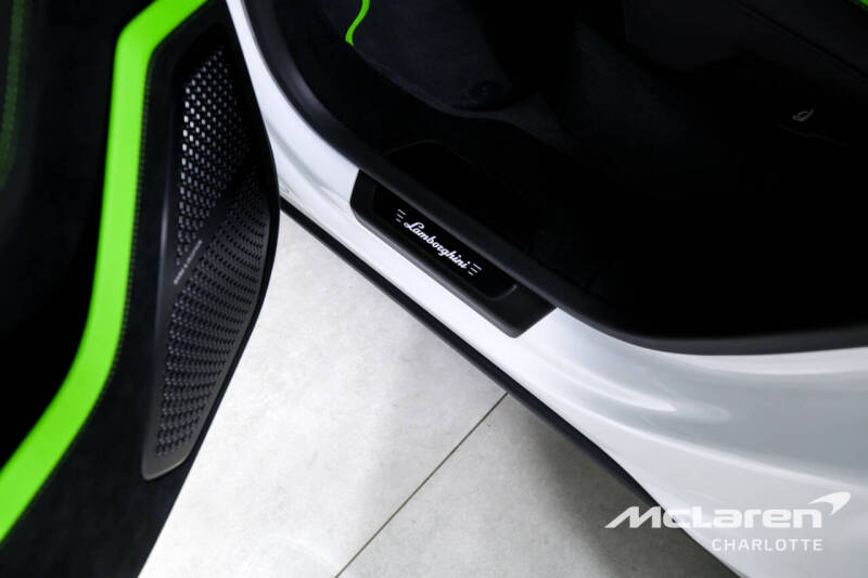 2023 Lamborghini Urus Performante